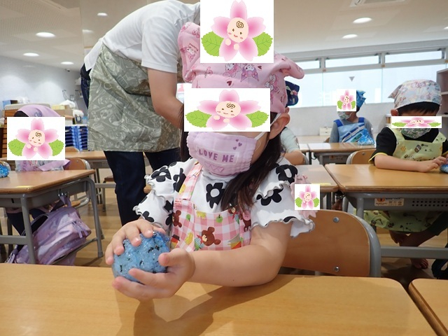 ４